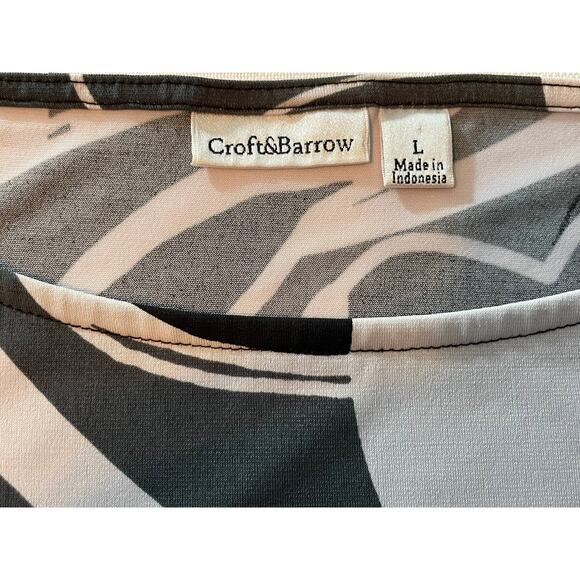 Croft and Barrow Size L Tunic. 3/4 Sleeve.  Grey w/design - Picture 3 of 16